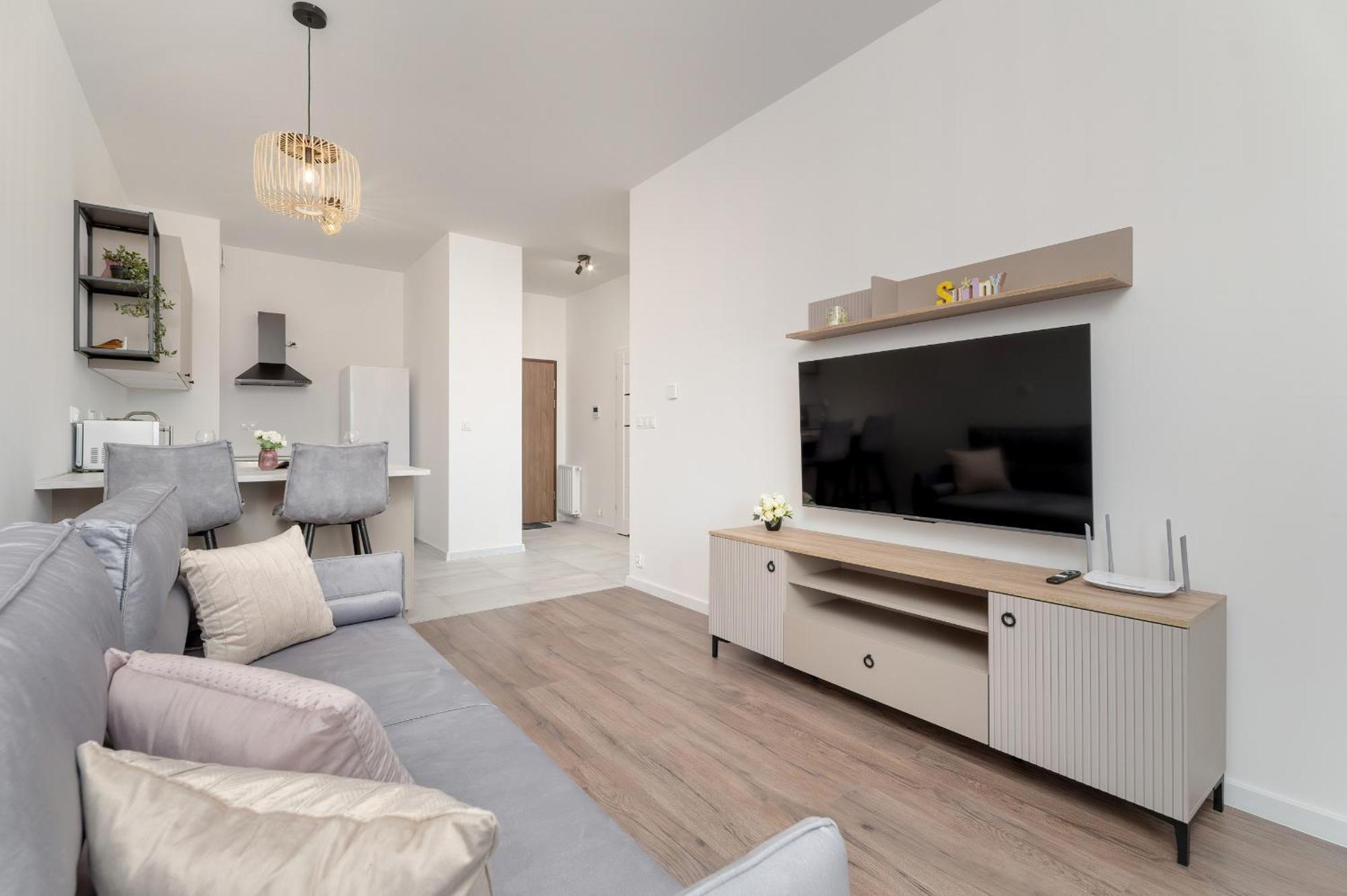 Cosy With Balcony In By Renters Apartment *
