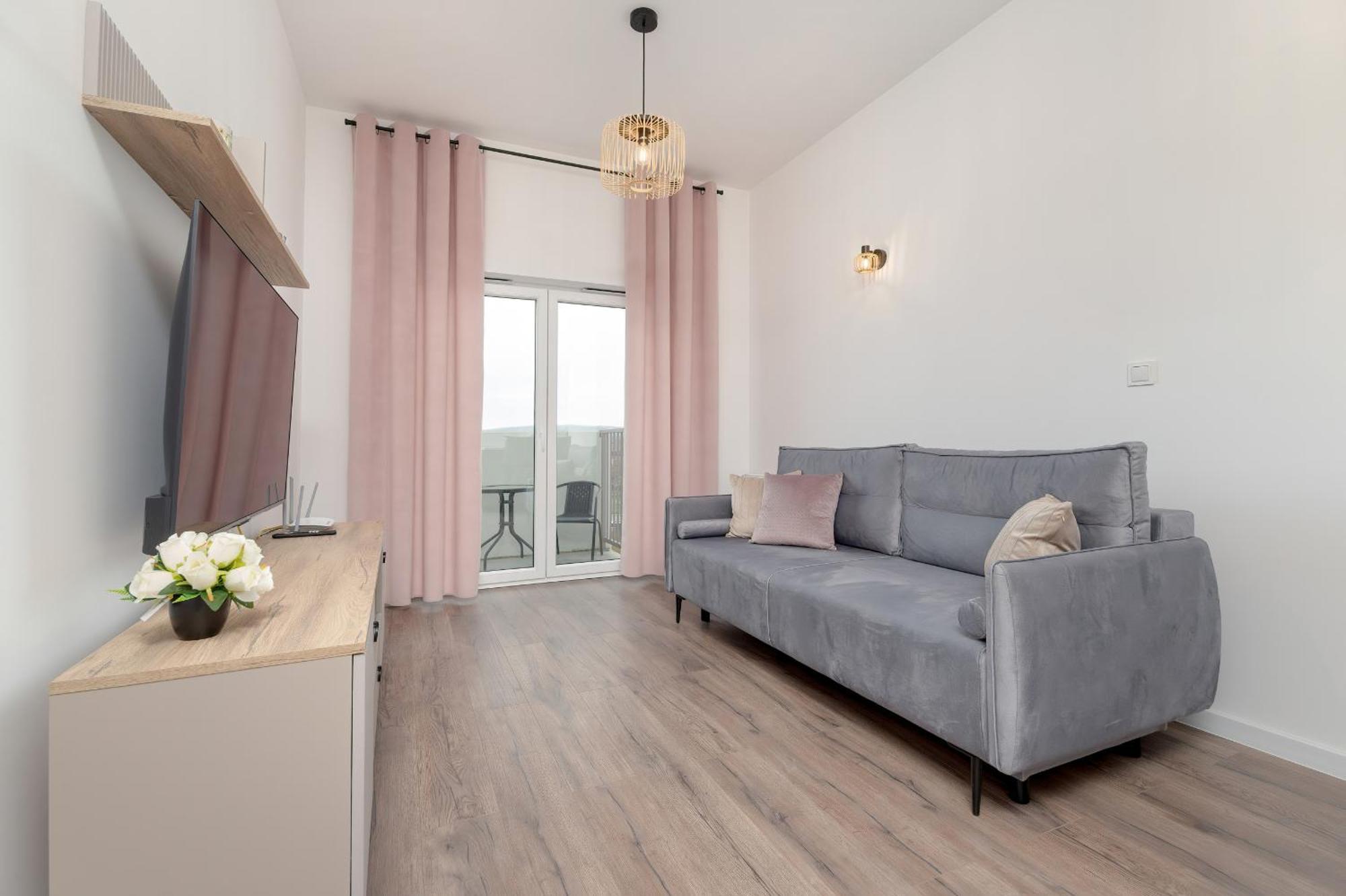 Apartment Cosy With Balcony In By Renters *